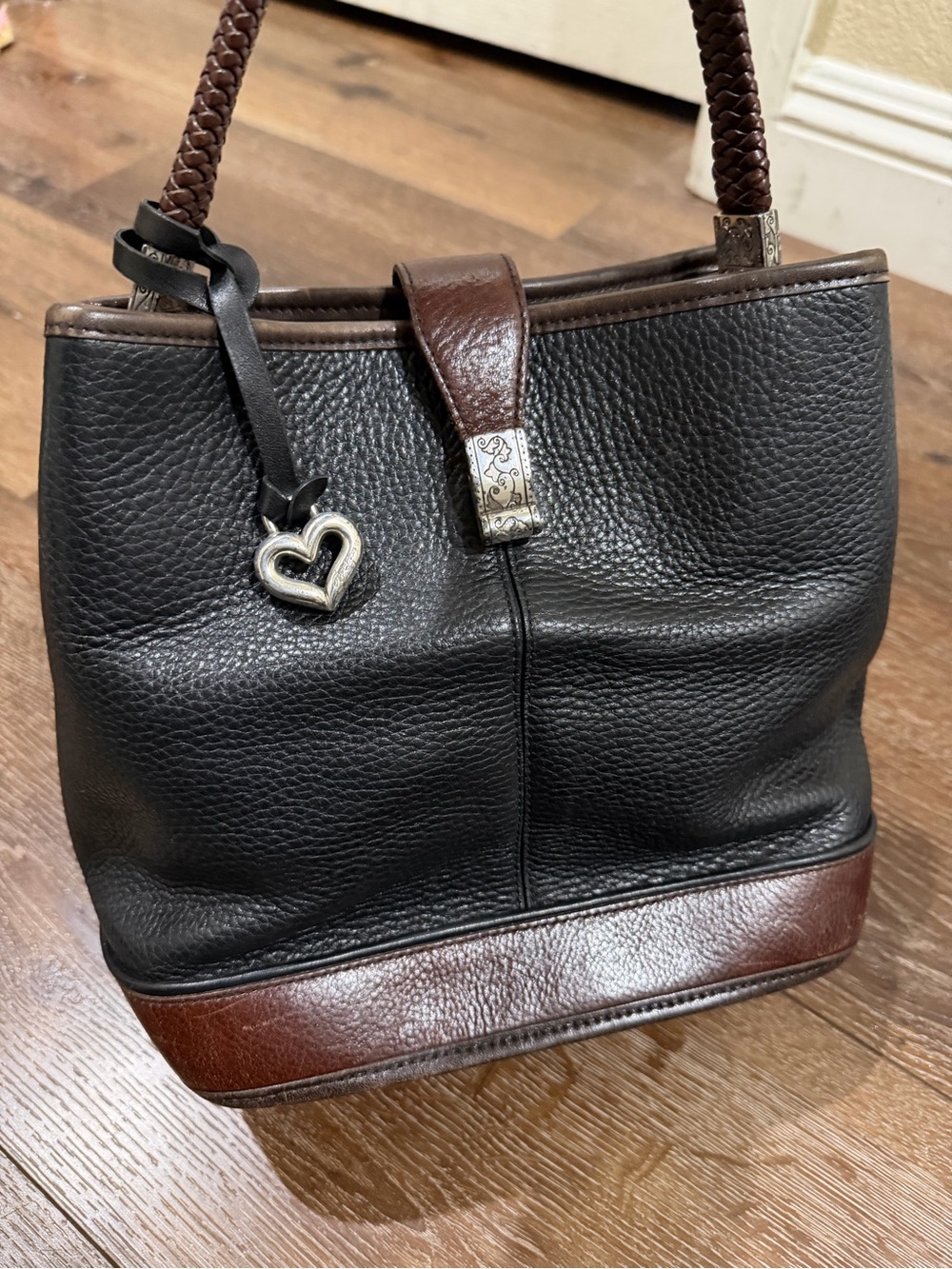 Brighton Black Pebbled Leather bucket Bag with Brown Trim - Picture 10 of 10